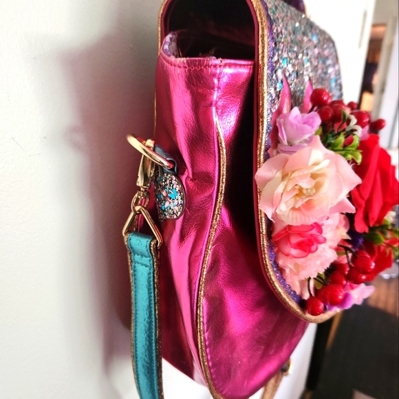 Sparkling floral metallic messenger bag - Picture 5 of 16